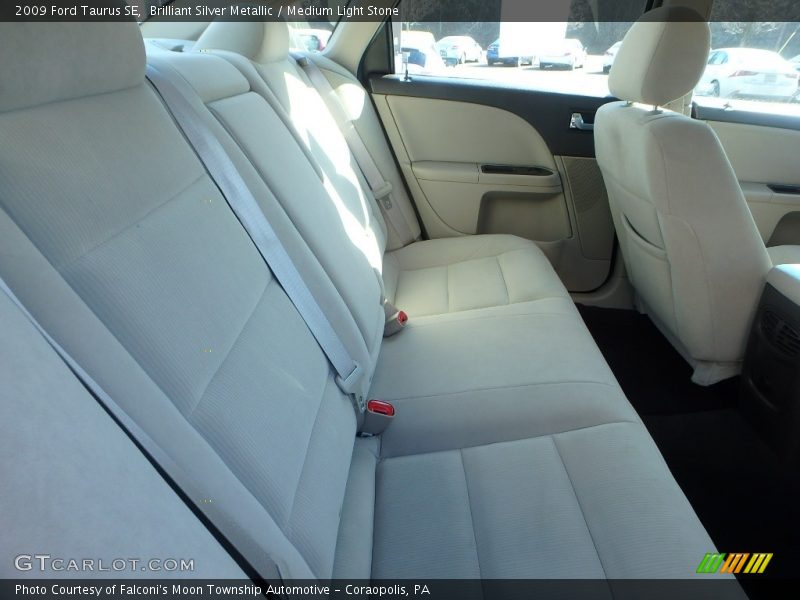 Brilliant Silver Metallic / Medium Light Stone 2009 Ford Taurus SE