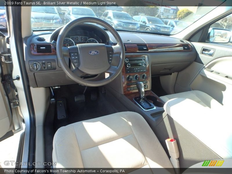 Brilliant Silver Metallic / Medium Light Stone 2009 Ford Taurus SE