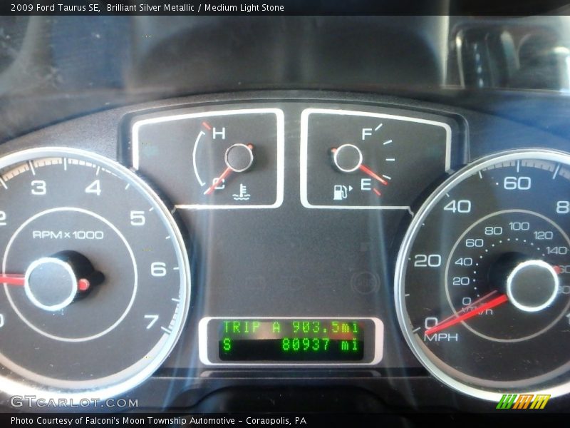 Brilliant Silver Metallic / Medium Light Stone 2009 Ford Taurus SE
