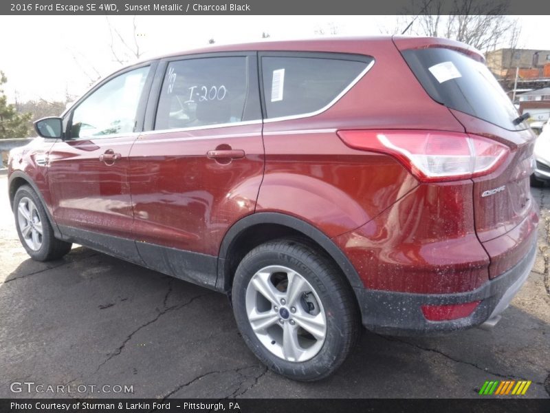 Sunset Metallic / Charcoal Black 2016 Ford Escape SE 4WD