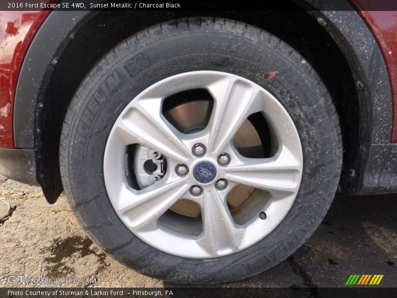 Sunset Metallic / Charcoal Black 2016 Ford Escape SE 4WD