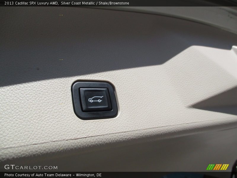Silver Coast Metallic / Shale/Brownstone 2013 Cadillac SRX Luxury AWD