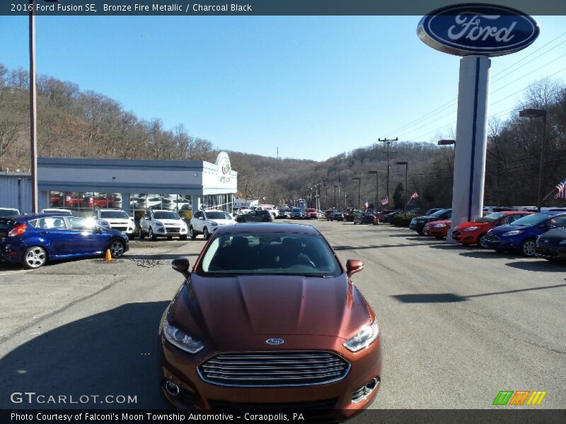 Bronze Fire Metallic / Charcoal Black 2016 Ford Fusion SE