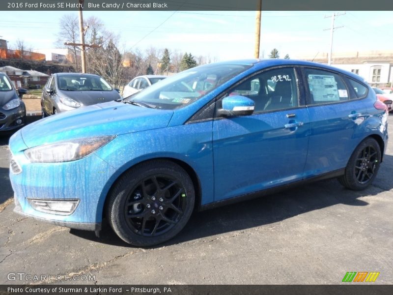 Blue Candy / Charcoal Black 2016 Ford Focus SE Hatch