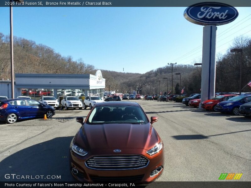 Bronze Fire Metallic / Charcoal Black 2016 Ford Fusion SE
