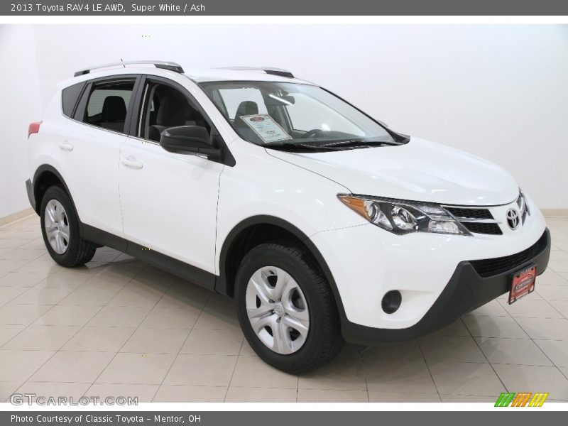 Super White / Ash 2013 Toyota RAV4 LE AWD