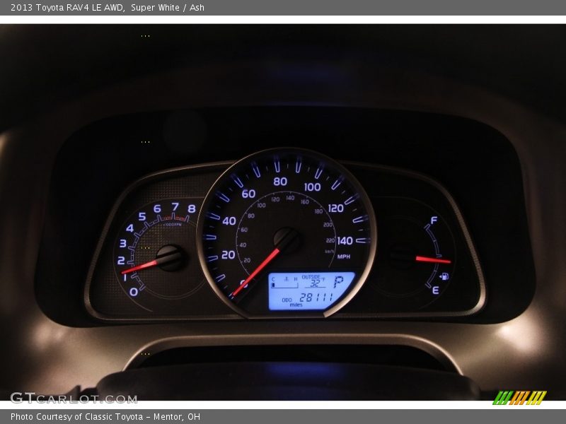 Super White / Ash 2013 Toyota RAV4 LE AWD