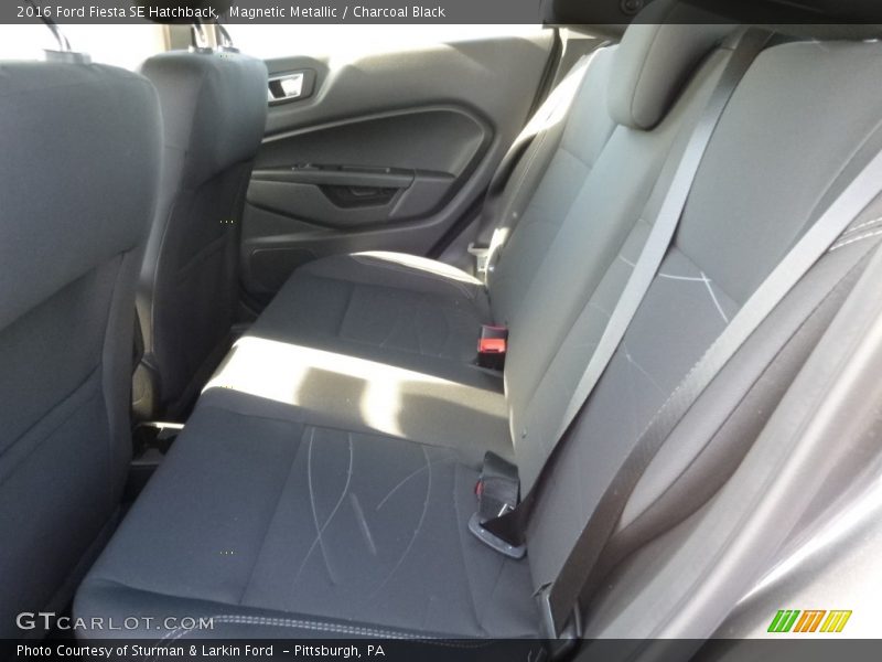 Magnetic Metallic / Charcoal Black 2016 Ford Fiesta SE Hatchback