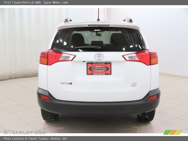 Super White / Ash 2013 Toyota RAV4 LE AWD