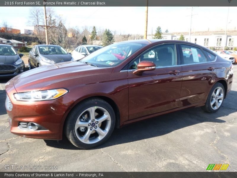 Bronze Fire Metallic / Charcoal Black 2016 Ford Fusion SE