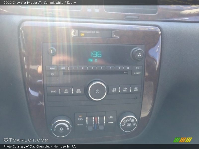 Summit White / Ebony 2011 Chevrolet Impala LT