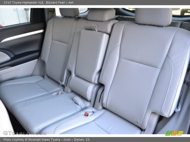 Blizzard Pearl / Ash 2016 Toyota Highlander XLE