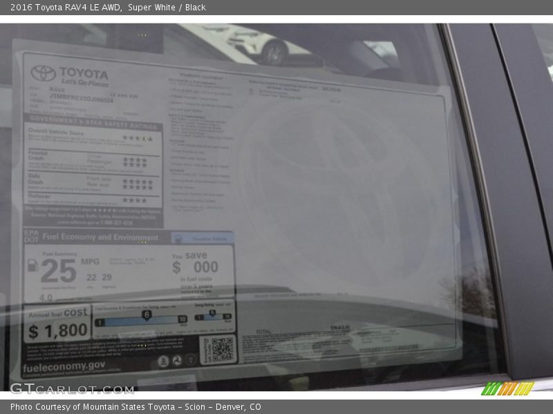 Super White / Black 2016 Toyota RAV4 LE AWD