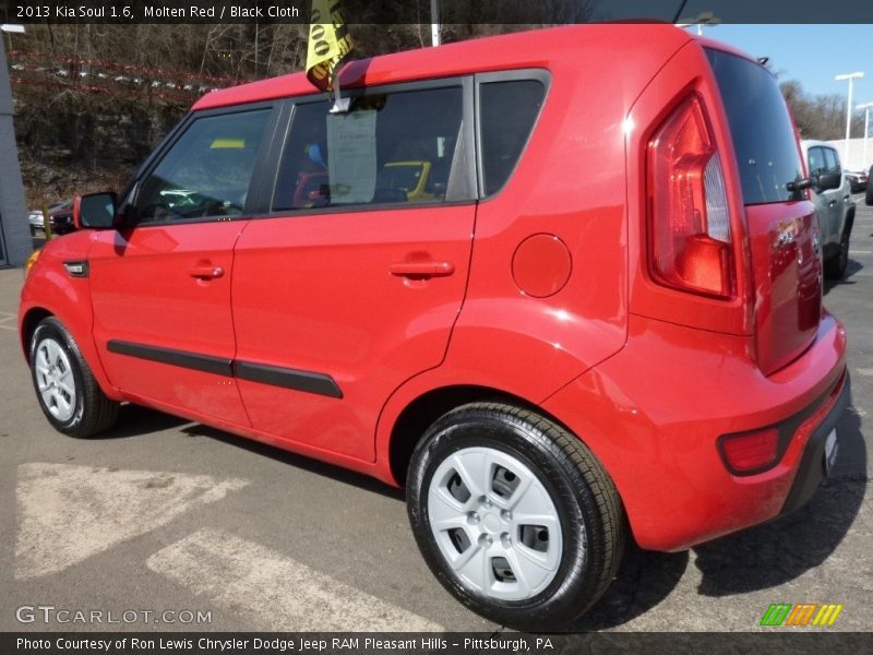 Molten Red / Black Cloth 2013 Kia Soul 1.6