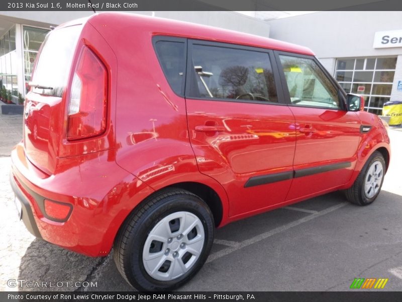 Molten Red / Black Cloth 2013 Kia Soul 1.6
