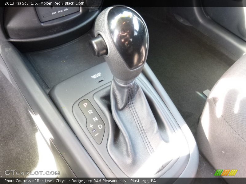 Molten Red / Black Cloth 2013 Kia Soul 1.6
