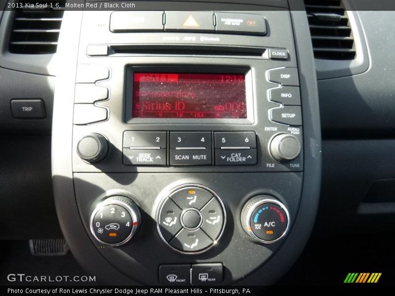 Molten Red / Black Cloth 2013 Kia Soul 1.6
