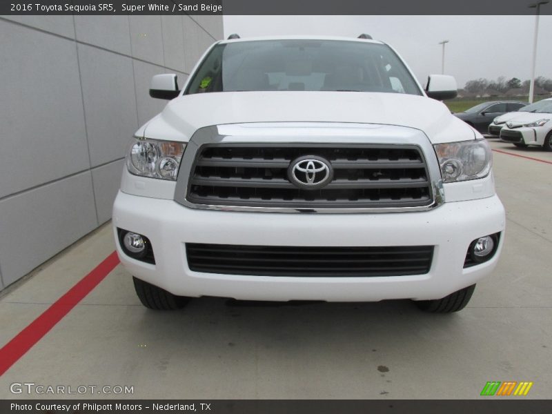 Super White / Sand Beige 2016 Toyota Sequoia SR5