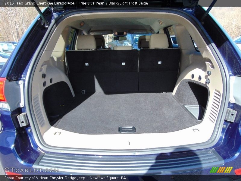 True Blue Pearl / Black/Light Frost Beige 2015 Jeep Grand Cherokee Laredo 4x4