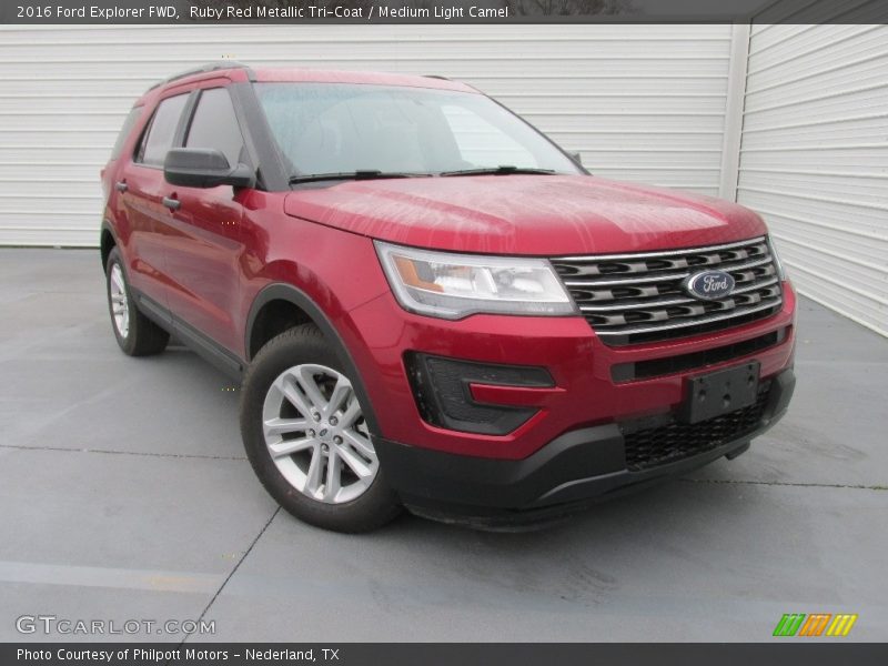 Front 3/4 View of 2016 Explorer FWD
