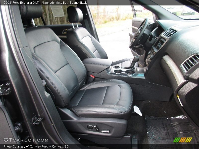 Magnetic Metallic / Ebony Black 2016 Ford Explorer XLT
