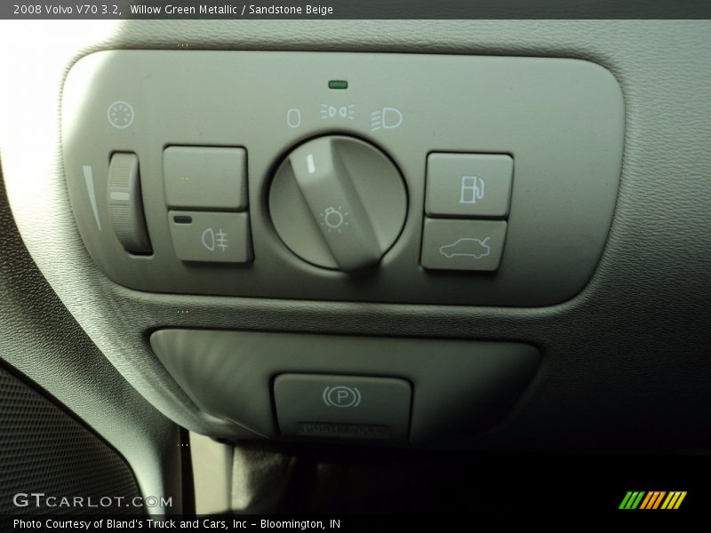 Willow Green Metallic / Sandstone Beige 2008 Volvo V70 3.2