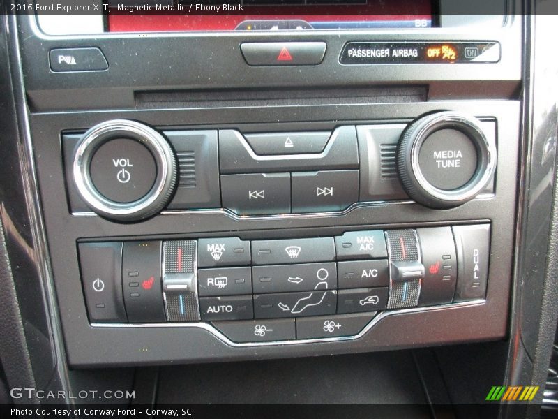 Magnetic Metallic / Ebony Black 2016 Ford Explorer XLT