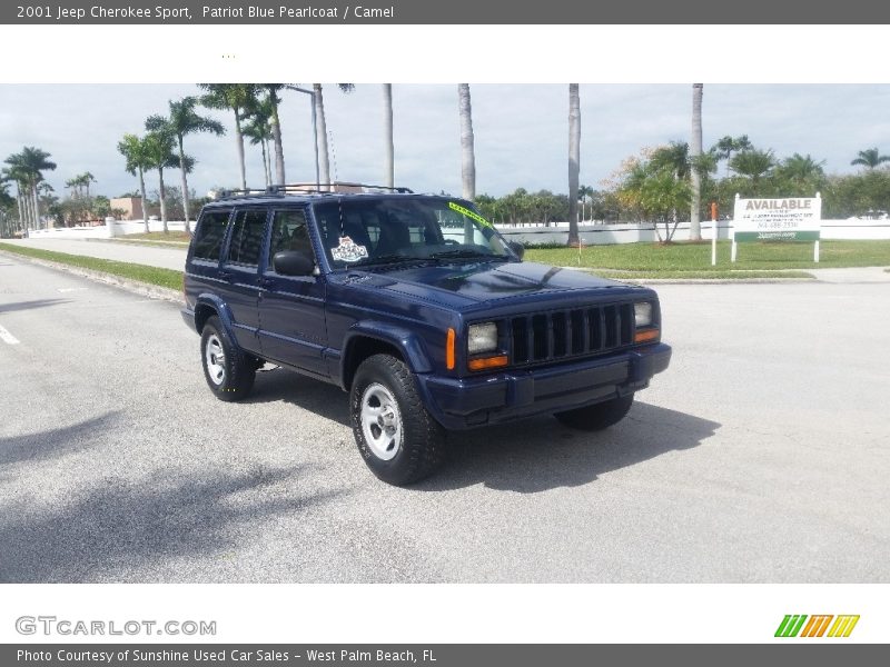 Front 3/4 View of 2001 Cherokee Sport