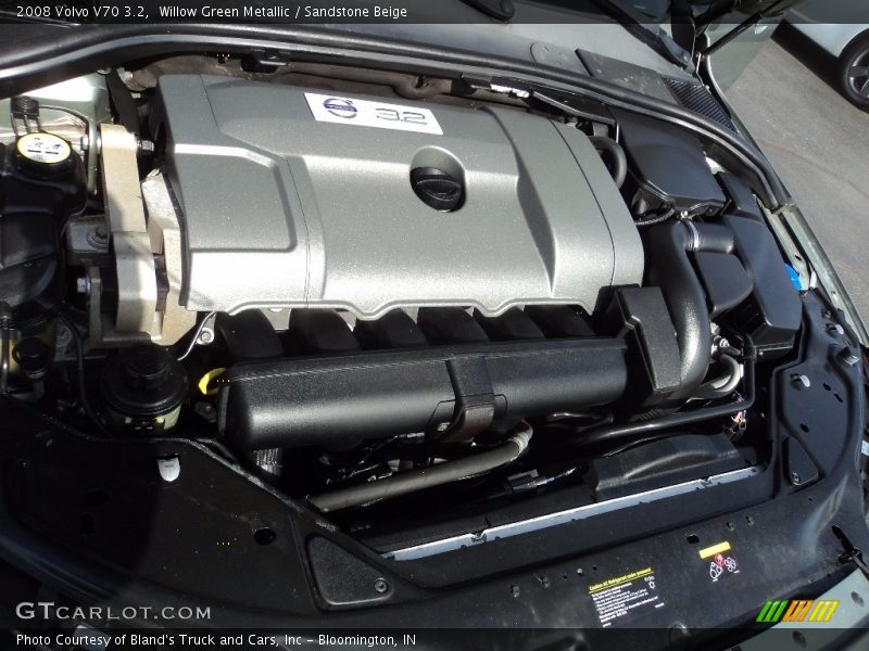 Willow Green Metallic / Sandstone Beige 2008 Volvo V70 3.2