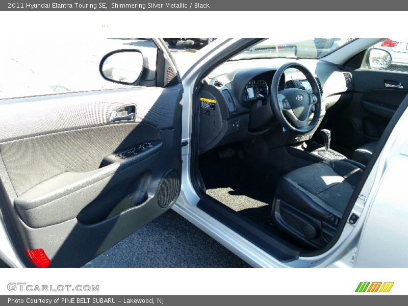 Shimmering Silver Metallic / Black 2011 Hyundai Elantra Touring SE