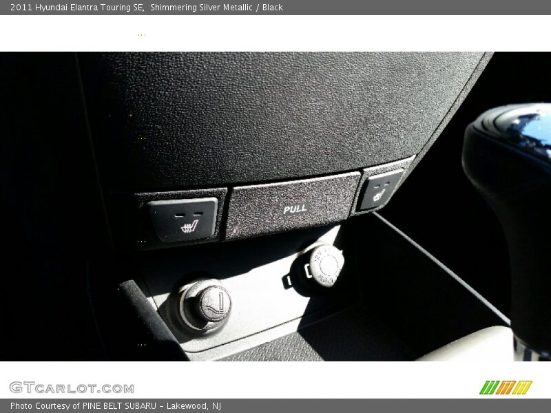 Shimmering Silver Metallic / Black 2011 Hyundai Elantra Touring SE