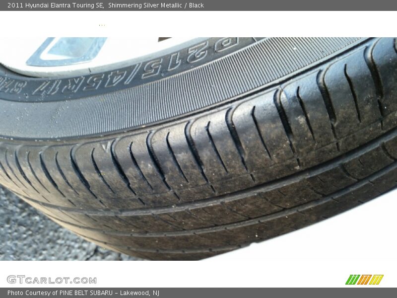 Shimmering Silver Metallic / Black 2011 Hyundai Elantra Touring SE