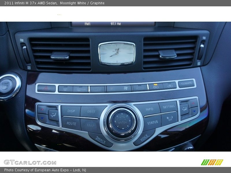 Moonlight White / Graphite 2011 Infiniti M 37x AWD Sedan