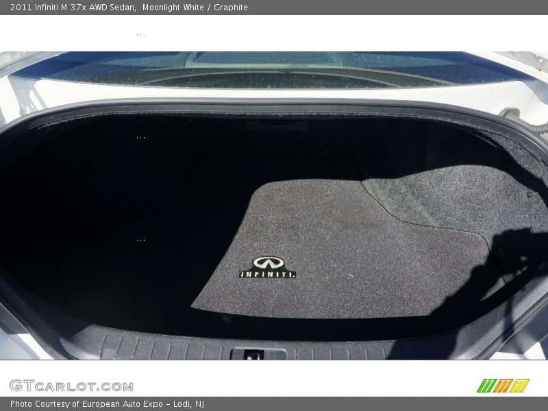 Moonlight White / Graphite 2011 Infiniti M 37x AWD Sedan