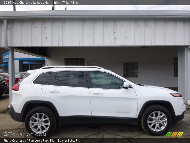 Bright White / Black 2016 Jeep Cherokee Latitude 4x4
