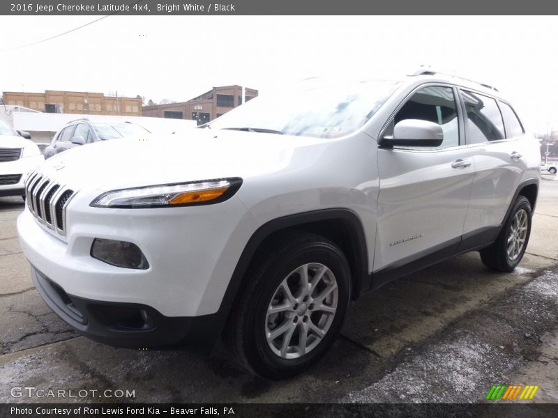 Bright White / Black 2016 Jeep Cherokee Latitude 4x4