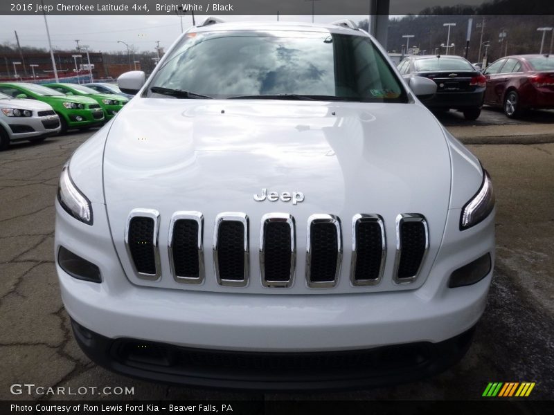 Bright White / Black 2016 Jeep Cherokee Latitude 4x4