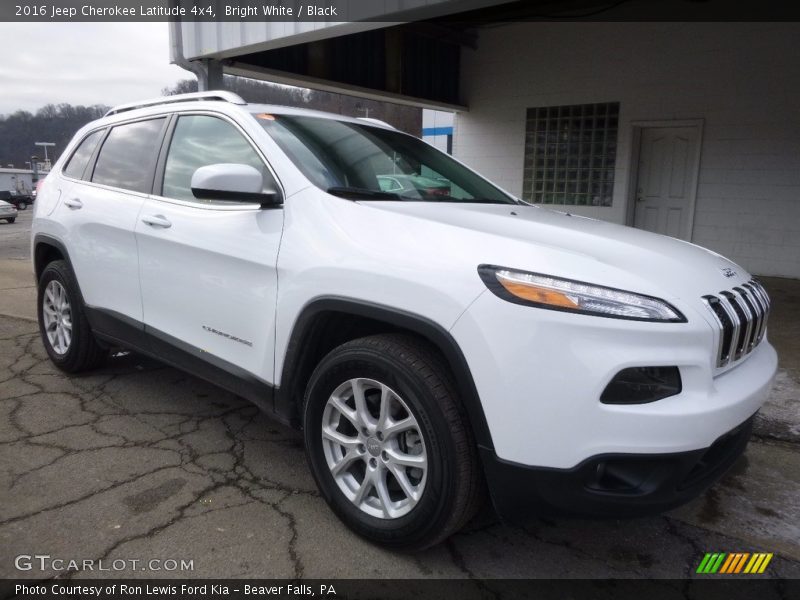 Bright White / Black 2016 Jeep Cherokee Latitude 4x4