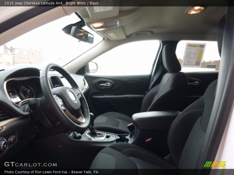 Bright White / Black 2016 Jeep Cherokee Latitude 4x4
