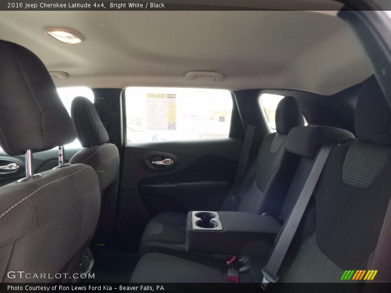 Bright White / Black 2016 Jeep Cherokee Latitude 4x4