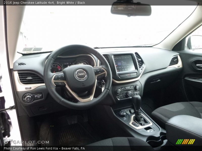 Bright White / Black 2016 Jeep Cherokee Latitude 4x4