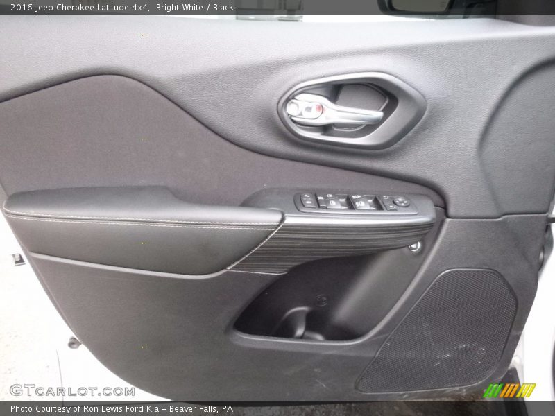 Bright White / Black 2016 Jeep Cherokee Latitude 4x4