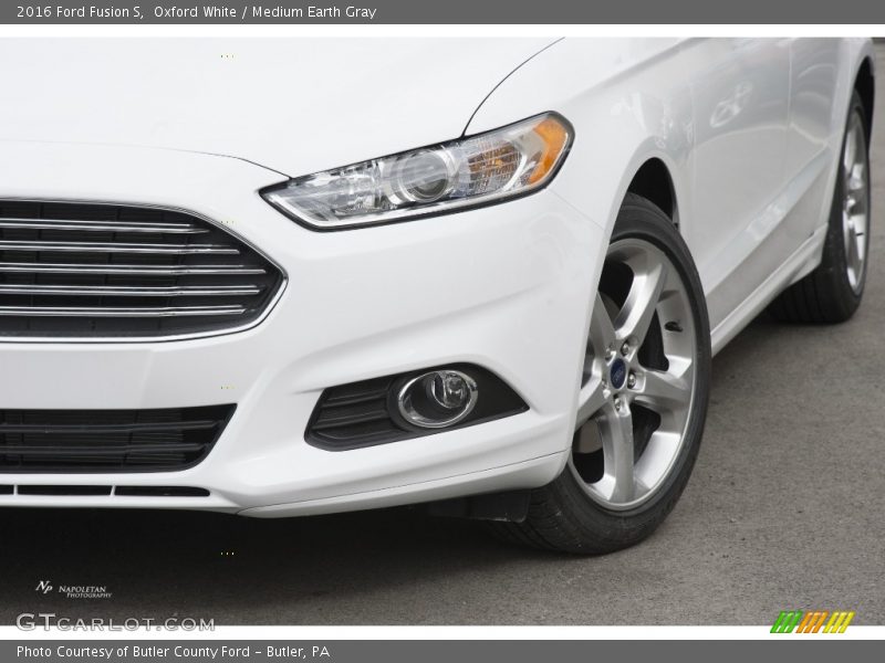 Oxford White / Medium Earth Gray 2016 Ford Fusion S