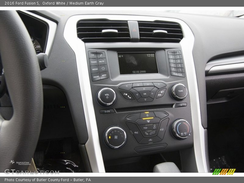 Oxford White / Medium Earth Gray 2016 Ford Fusion S