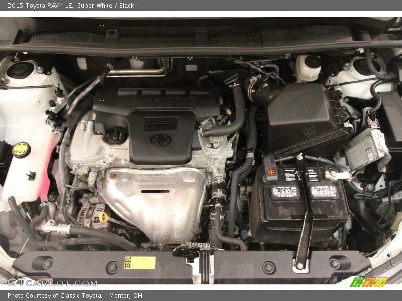 Super White / Black 2015 Toyota RAV4 LE