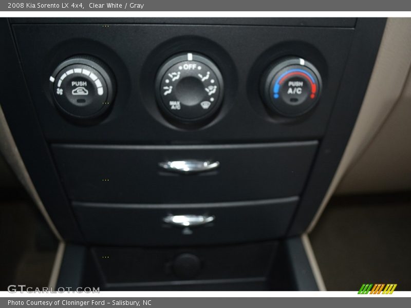 Clear White / Gray 2008 Kia Sorento LX 4x4