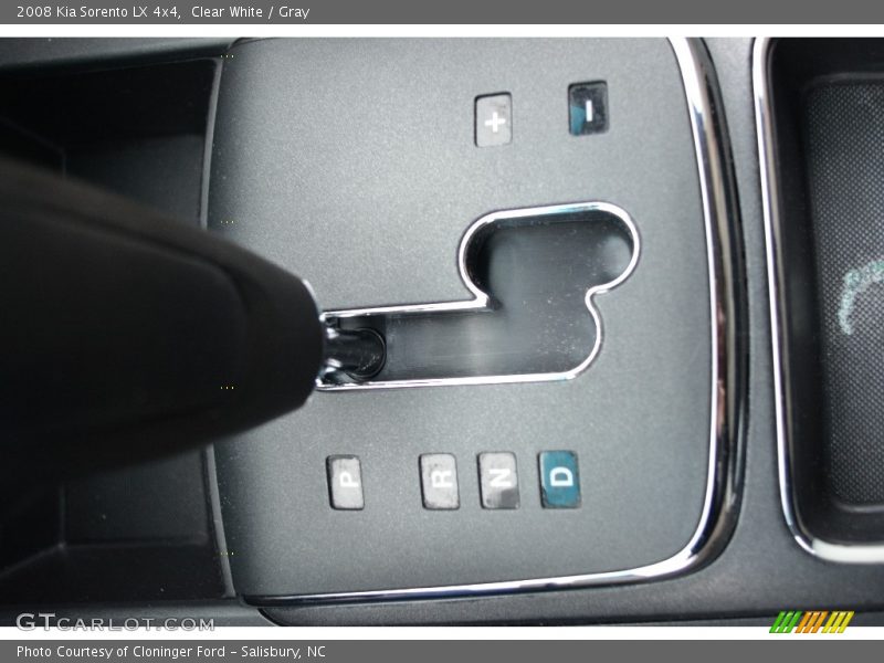 Clear White / Gray 2008 Kia Sorento LX 4x4