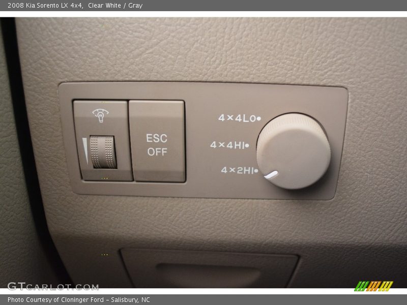 Clear White / Gray 2008 Kia Sorento LX 4x4