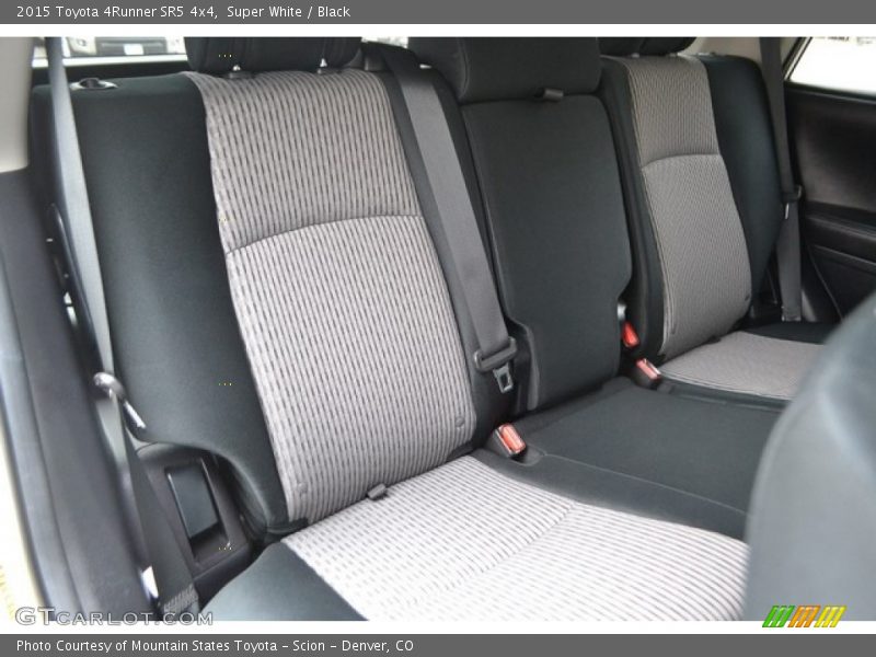 Super White / Black 2015 Toyota 4Runner SR5 4x4