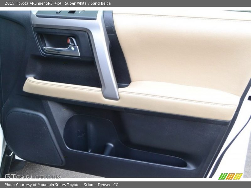Super White / Sand Beige 2015 Toyota 4Runner SR5 4x4
